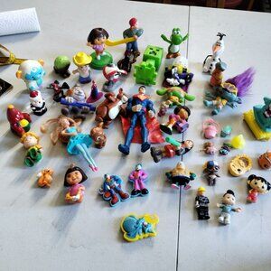 Bundle mixed toys figurines